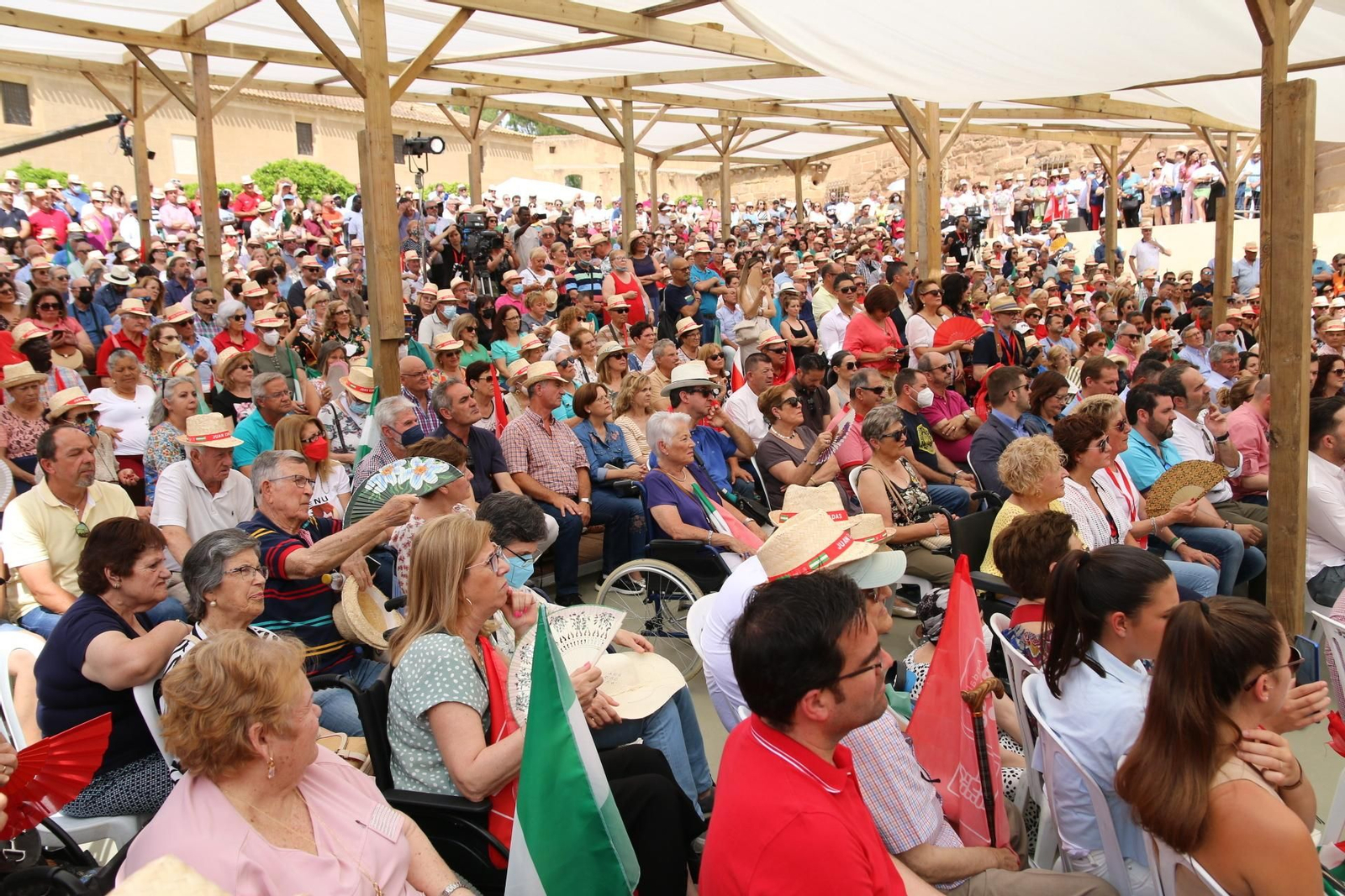 Juan Espadas comienza la campaña electoral con Pedro Sánchez, en imágenes