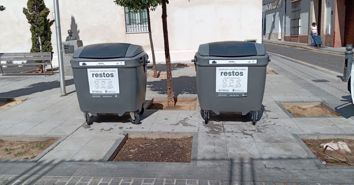 Comienzan a instalarse los nuevos contenedores de basuras en El Puerto