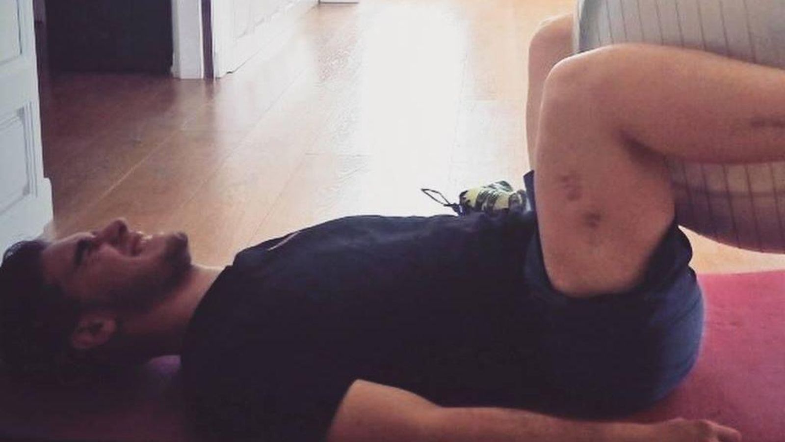 Ignacio realiza ejercicios de rehabilitación