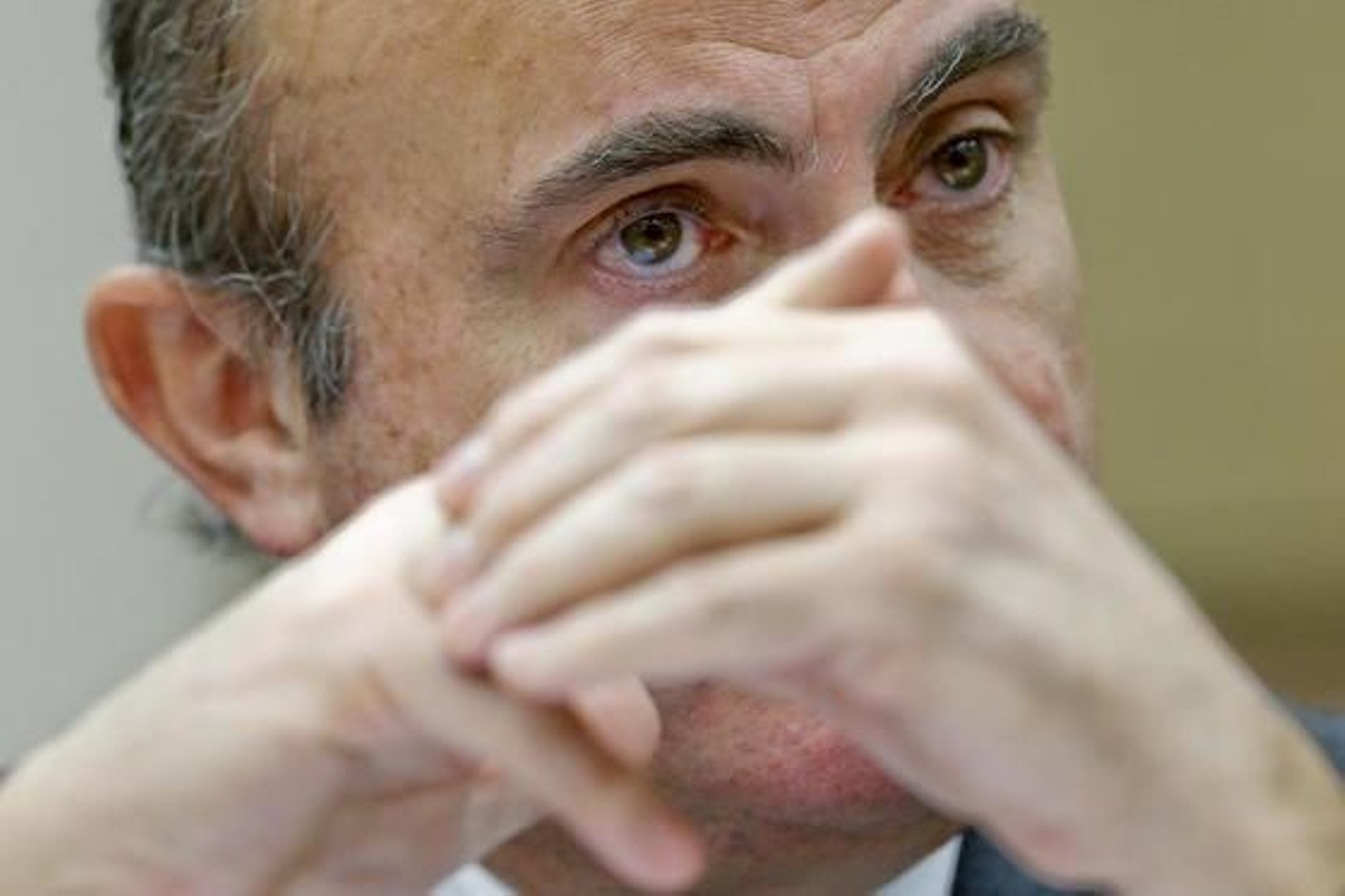 Guindos avanza que la economía española creció el 0,3% en el cuarto trimestre