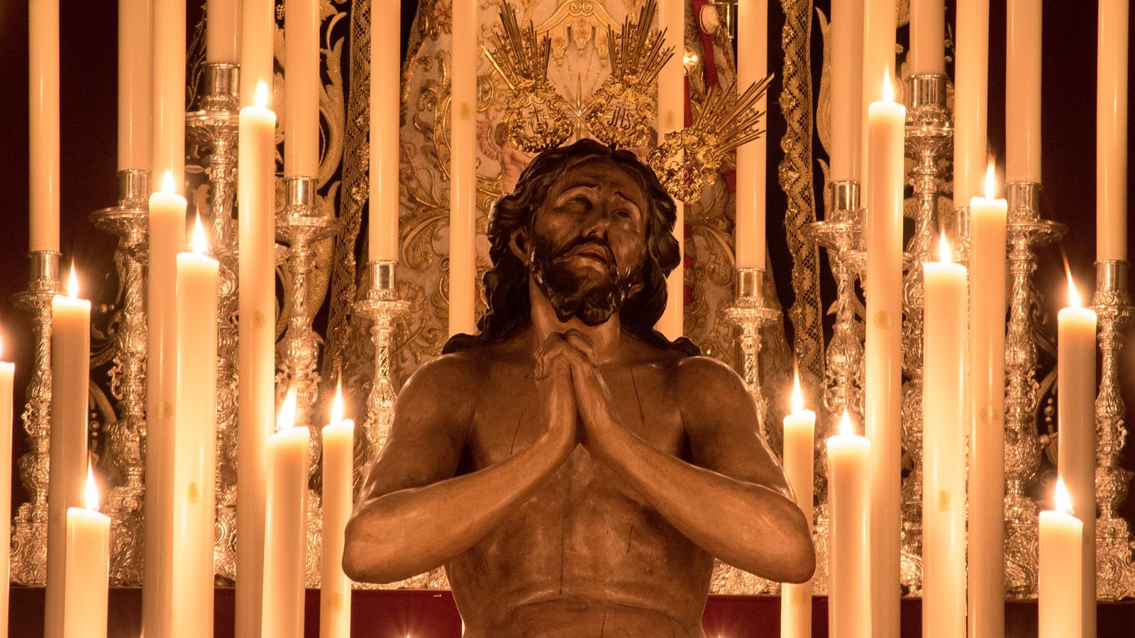 La Estrella ilumina San Jacinto durante sus solemnes cultos