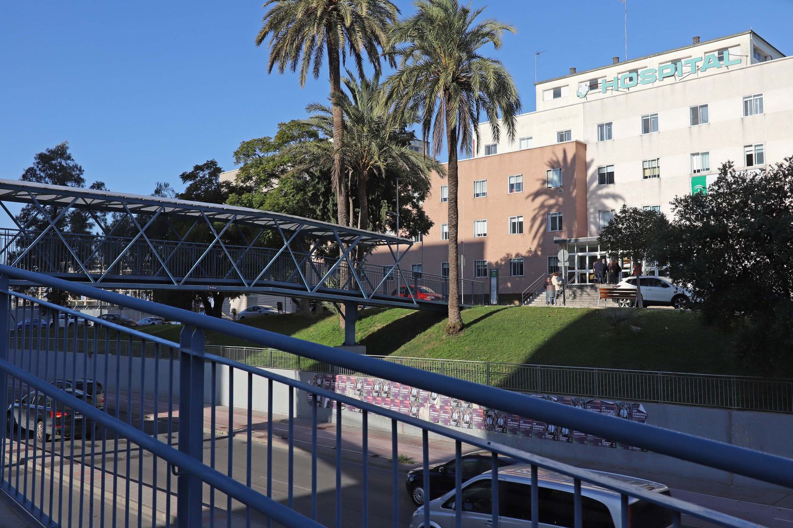 Pasarela de acceso al hospital de Jerez.
