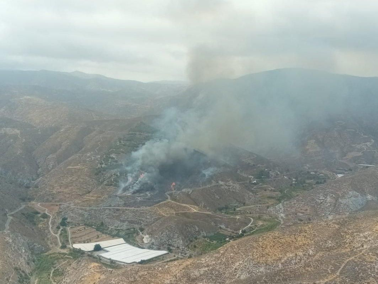 Imágenes del incendio forestal declarado en el paraje de Río Grande de Bera