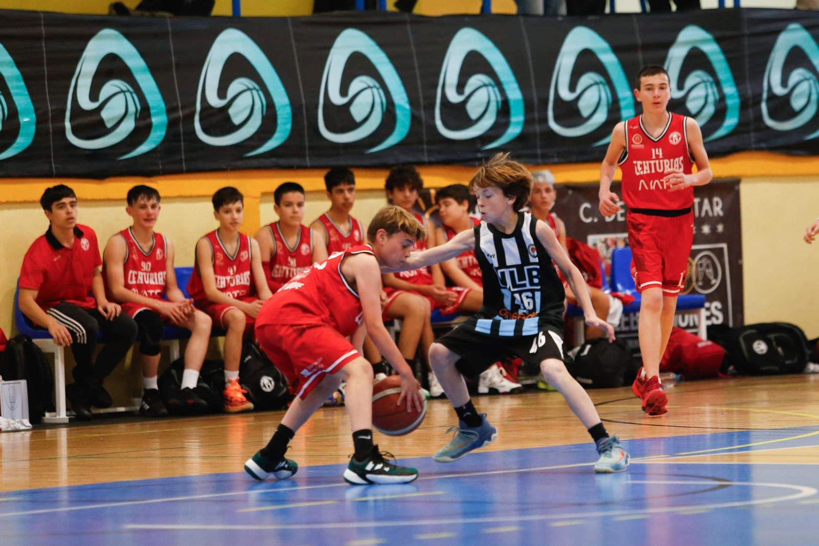 Las fotos de la segunda jornada del XIV torneo de baloncesto Semana Santa Ciudad de La Línea
