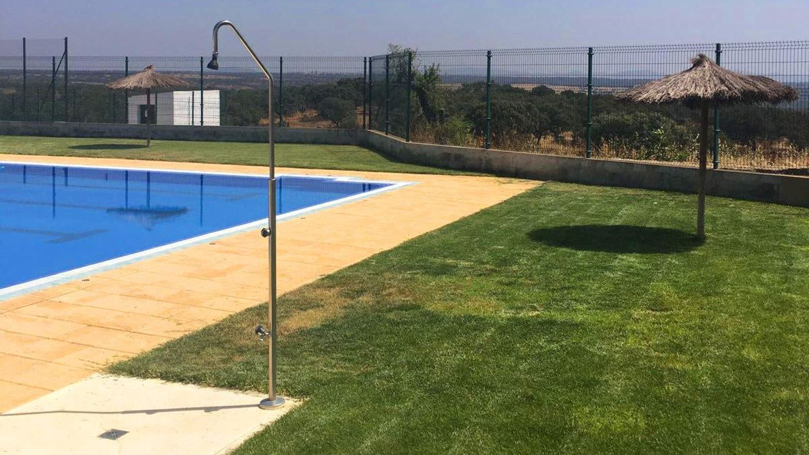 Piscina de San Silvestre de Guzmán Piscina de San Silvestre de Guzmán