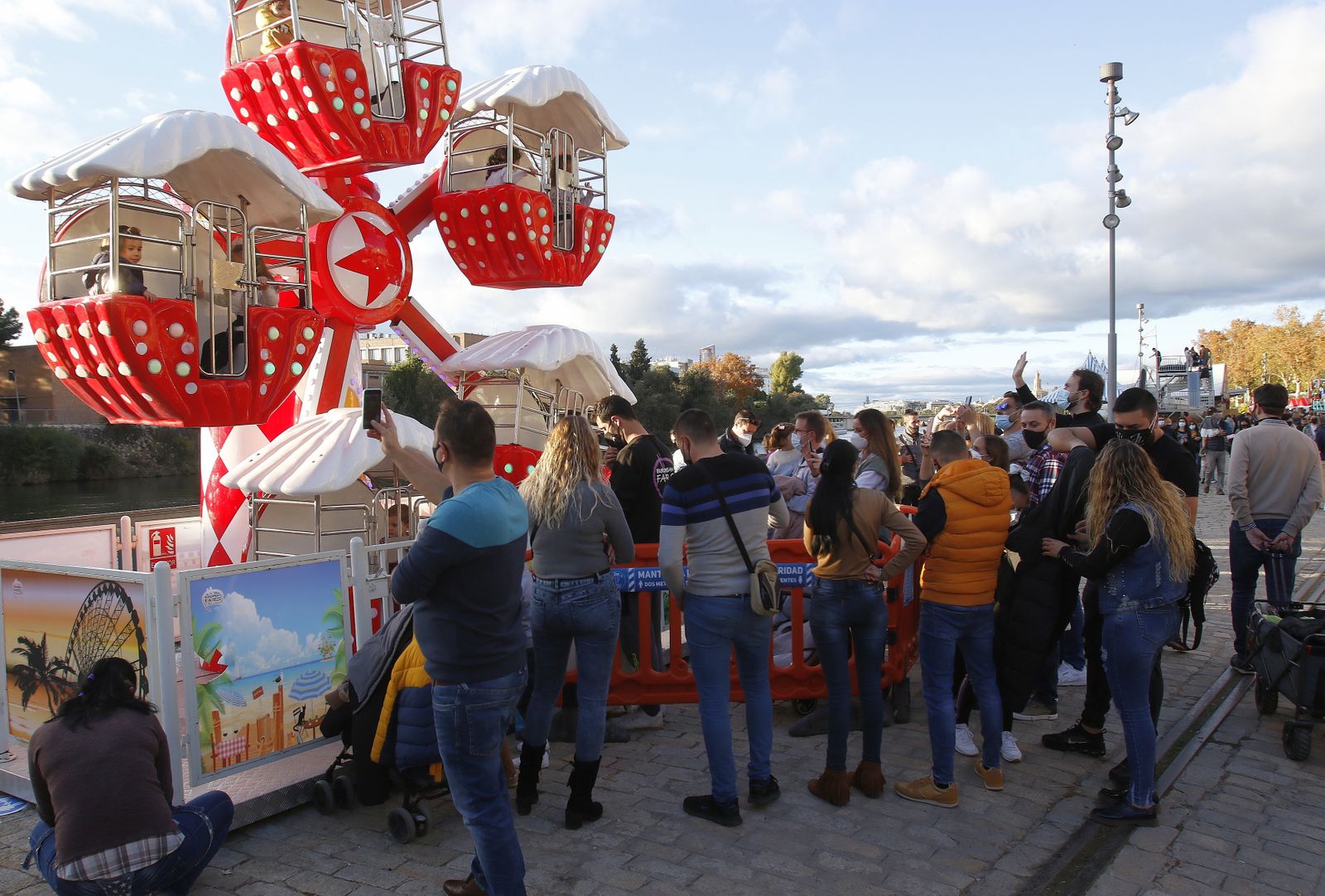 Muelle de Nueva York. Tiempo primaveral en las atracciones