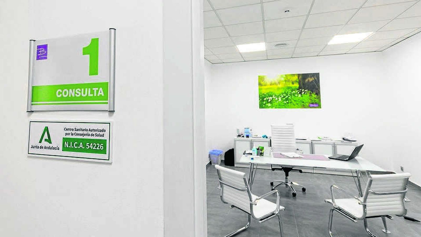 Una de las consultas de la Clínica