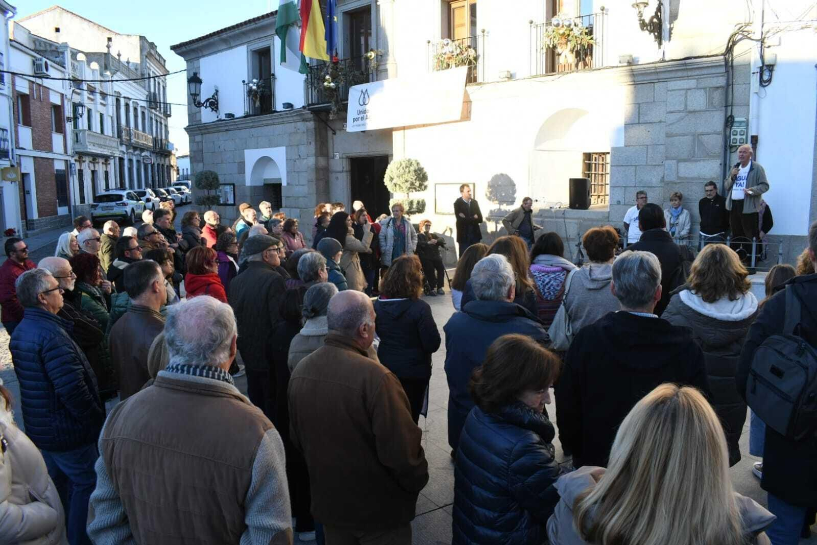 Villanueva de Córdoba se vuelca con los vecinos en huelga de hambre por el agua, en imágenes