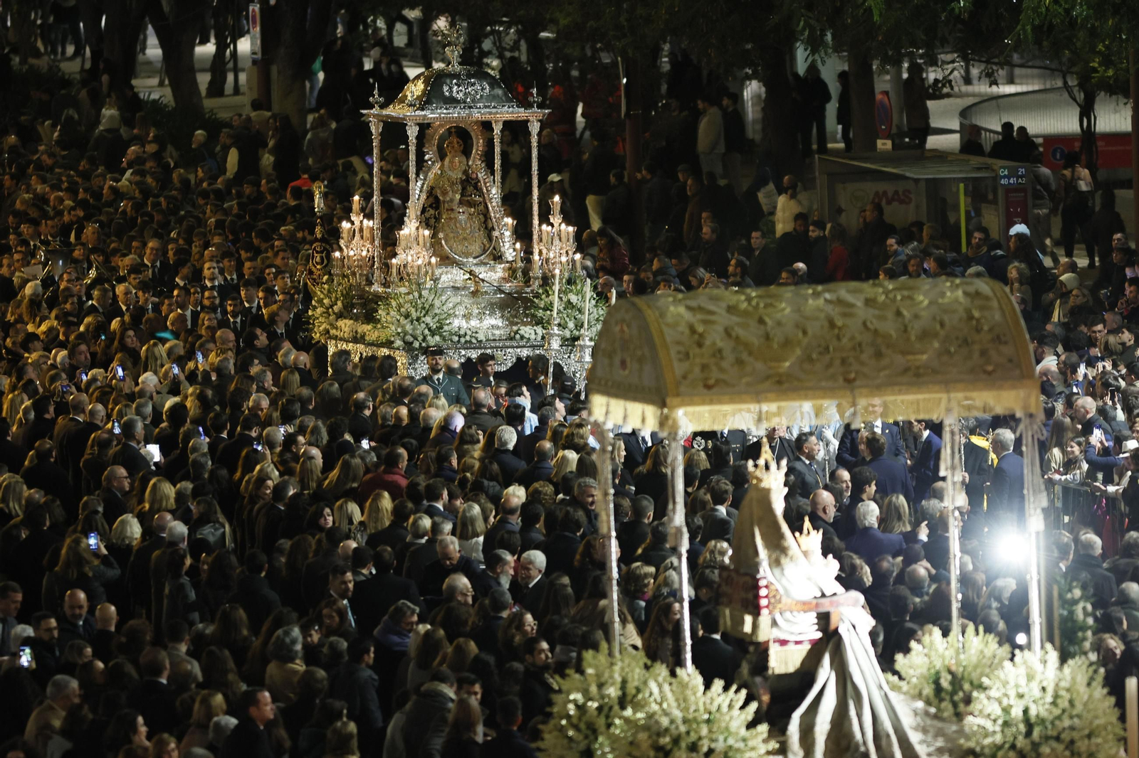 El paso de la Magna de Sevilla por el Paseo de Colón
