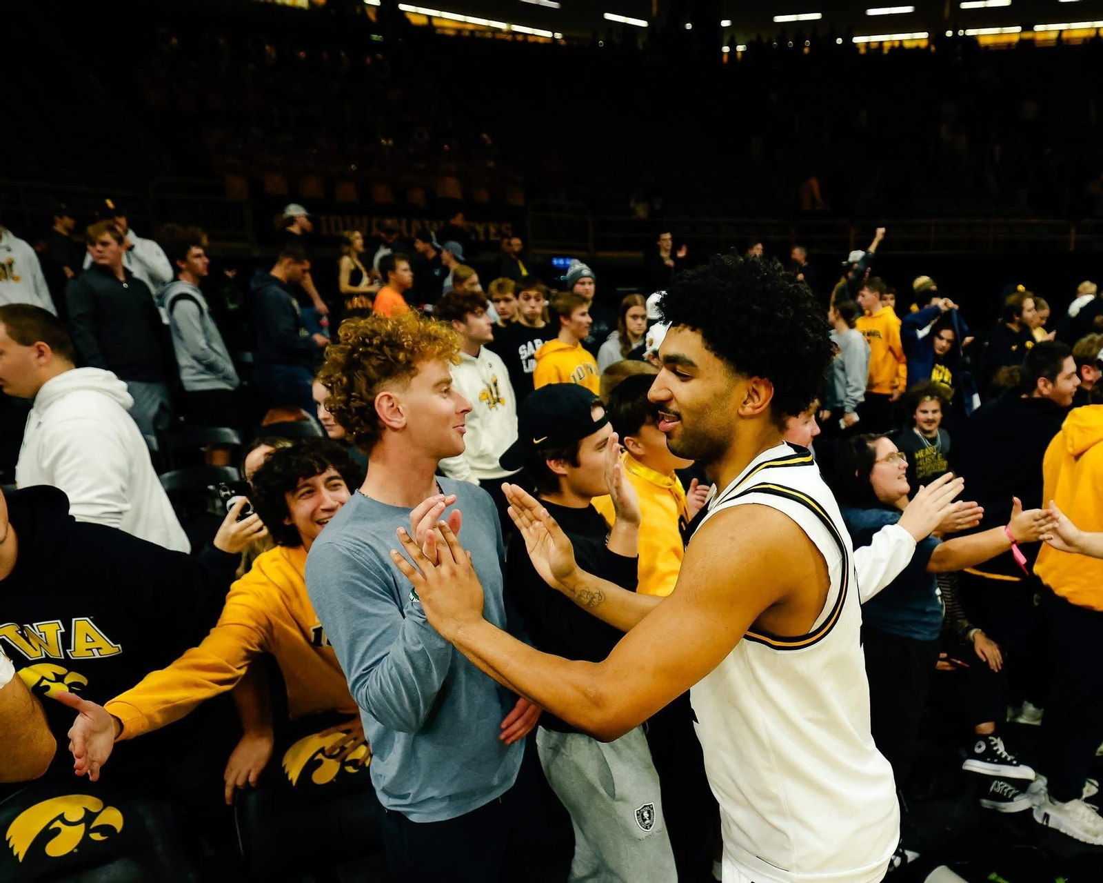 NCAA: Álvaro Folgueiras confirma su gran inicio en Iowa