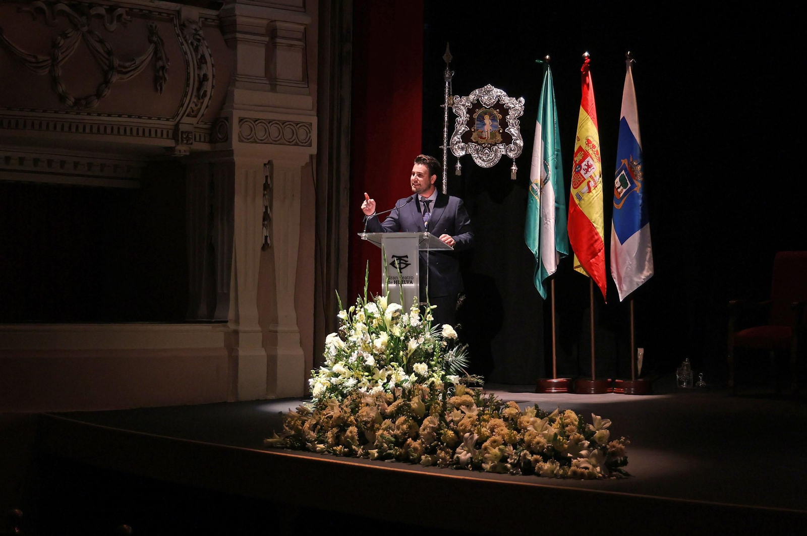 Pepelu Bonaño pregona a San Sebastián en el Gran Teatro de Huelva, en imágenes