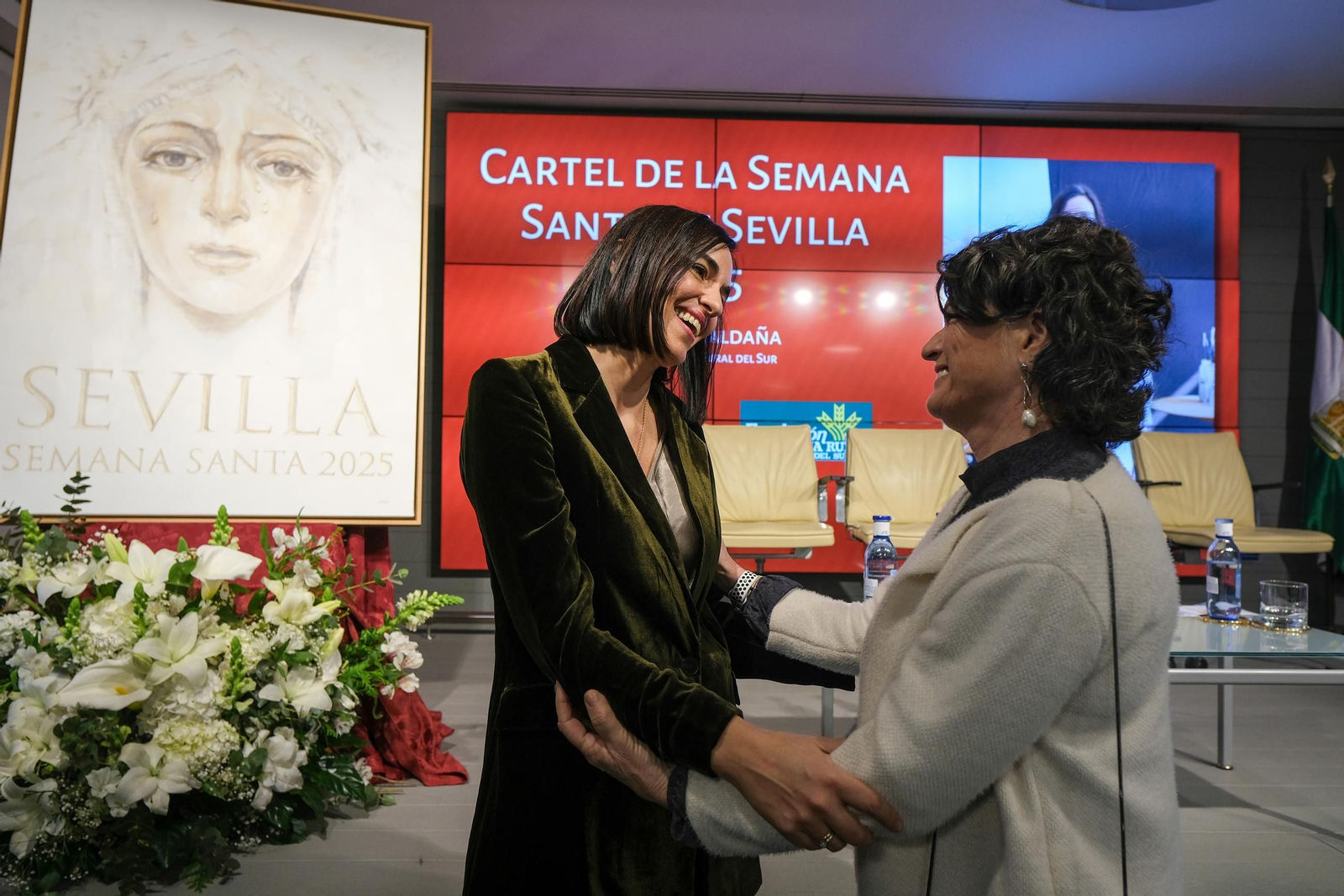 Las fotos del cartel de la Semana Santa de Sevilla 2025