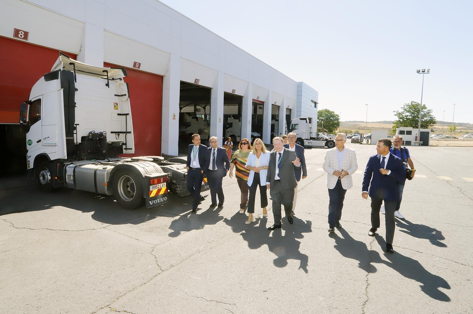 Imágenes de la visita de la consejera Marifrán Carazo a la empresa GTO en Niebla