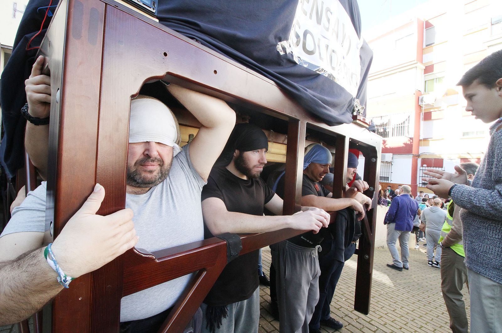 Ensayo solidario de la Hdad del Perdón, en imágenes