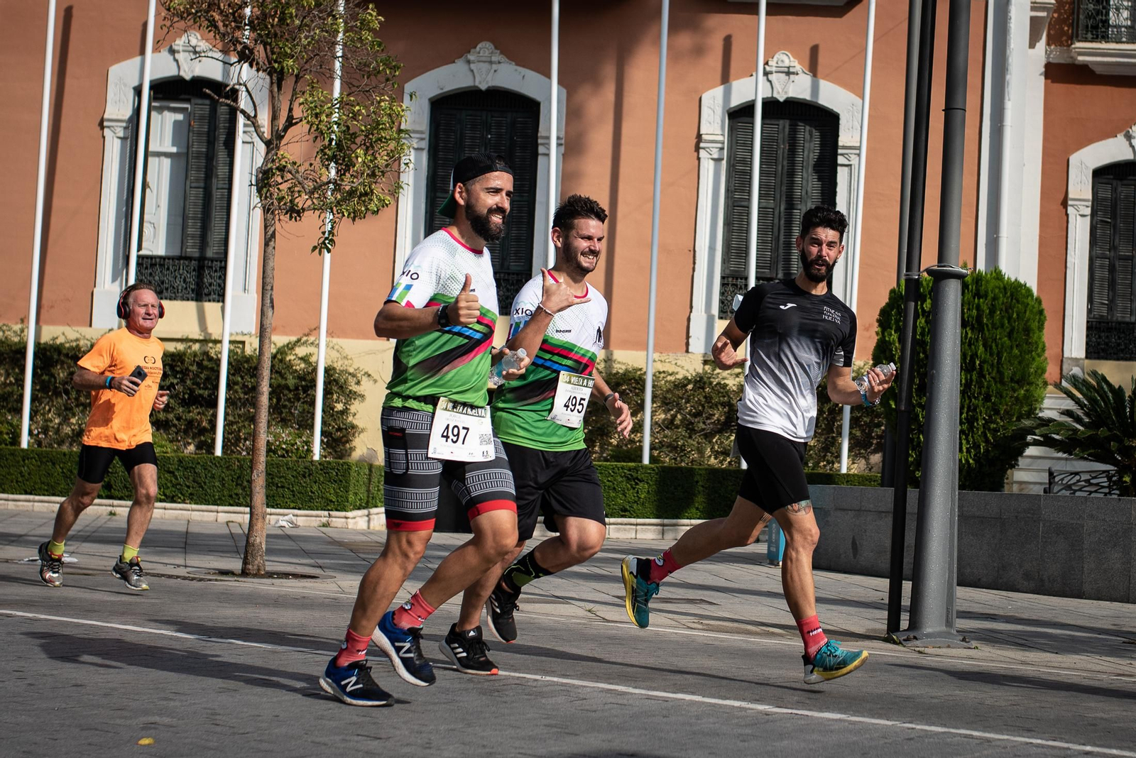 Las imágenes de la vuelta a Huelva de atletismo