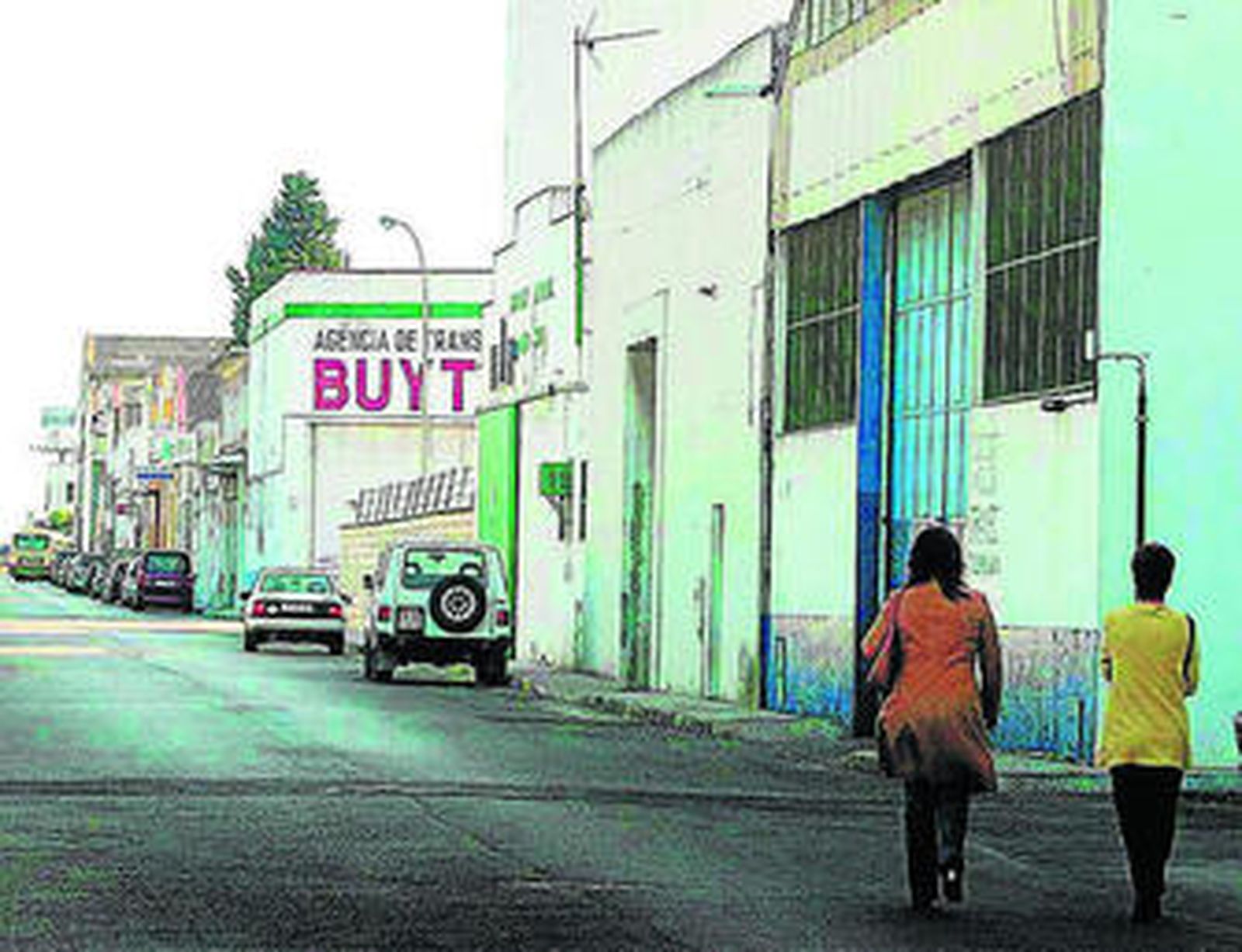 Las obsoletas instalaciones del exterior de la Zona Franca pasarán a la historia en un plazo de diez años.