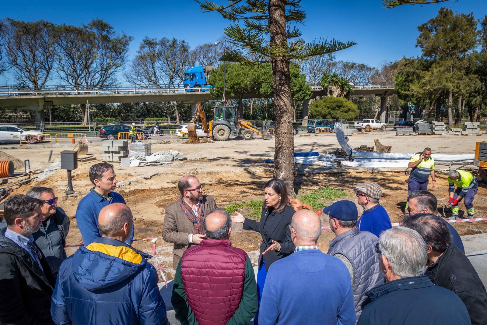 Cavada visita las obras de Pery Junquera en San Fernando, en una imagen difundida por el Ayuntamiento isleño