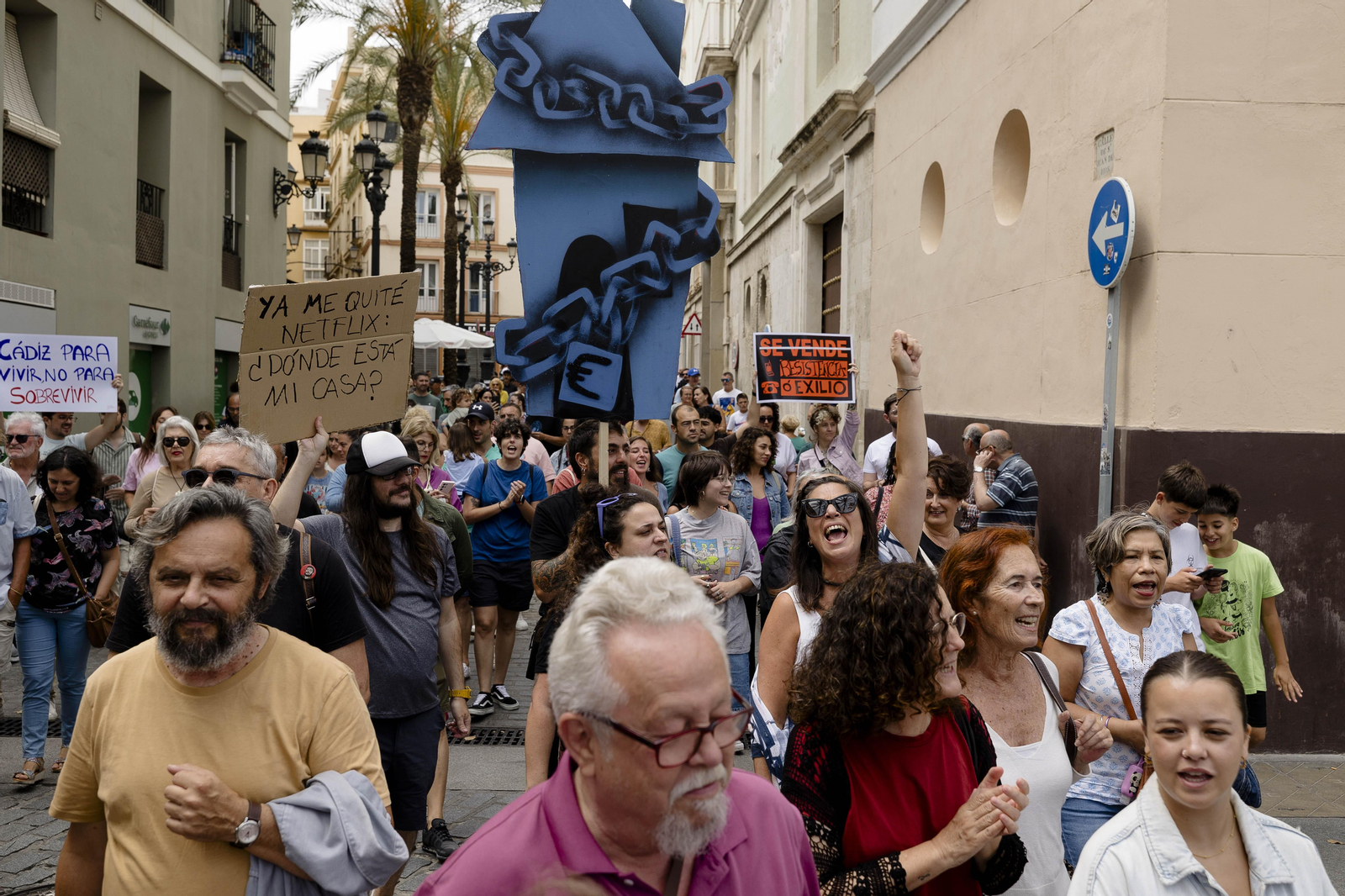 Imágenes de la concentración de la nueva plataforma Cádiz Resiste contra la turistificación