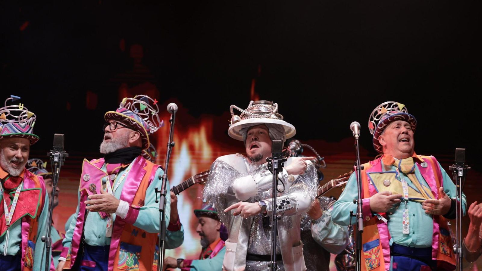 Búscate entre las mejores imágenes de la quema del dios Momo