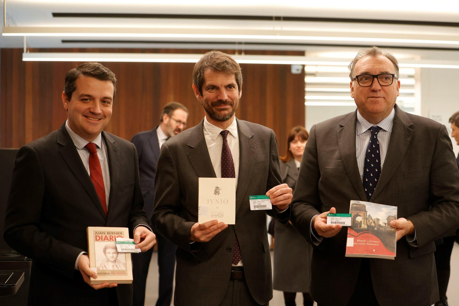 La inauguración de la Biblioteca Grupo Cántico de Córdoba, en imágenes