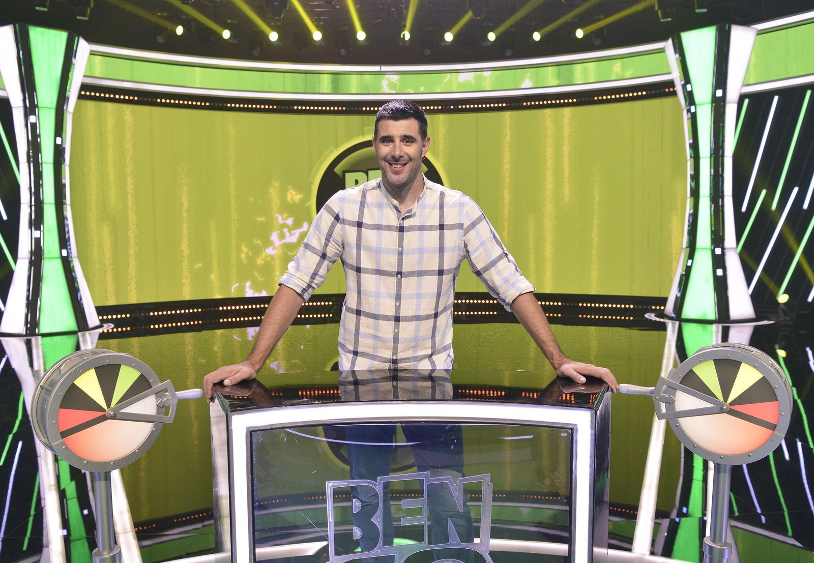 David Amor, actor de 'Gym Tony', es el encargado de presentar el concurso que se graba en un plató equipado con la última tecnología.