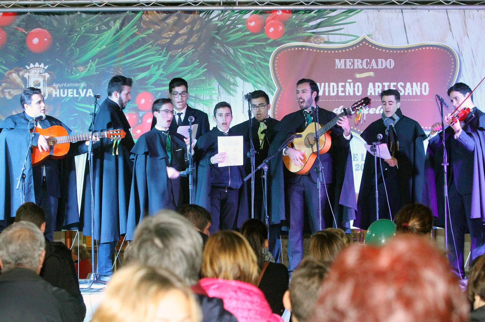 Imágenes del cuentacuento de la Navidad de Huelva Información.