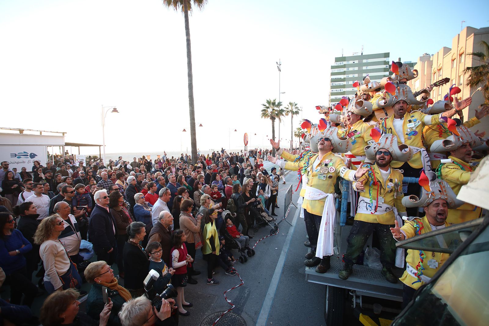 Las imágenes del carrusel de coros en el paseo marítimo