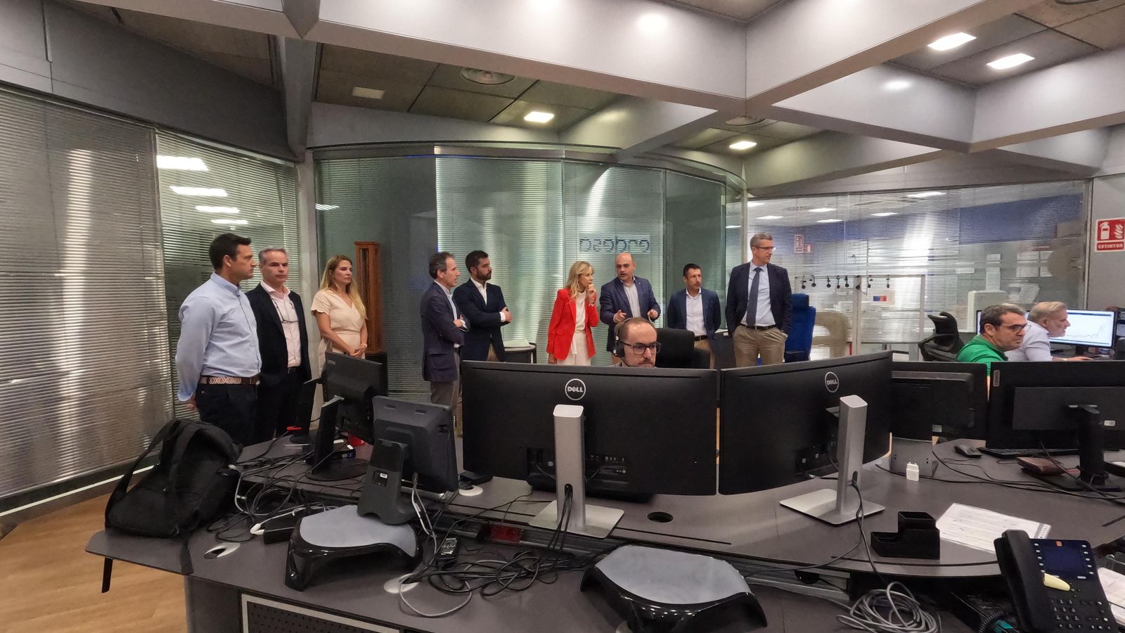 Representantes del Gobierno de Huelva y de Endesa asistentes a la reunión.