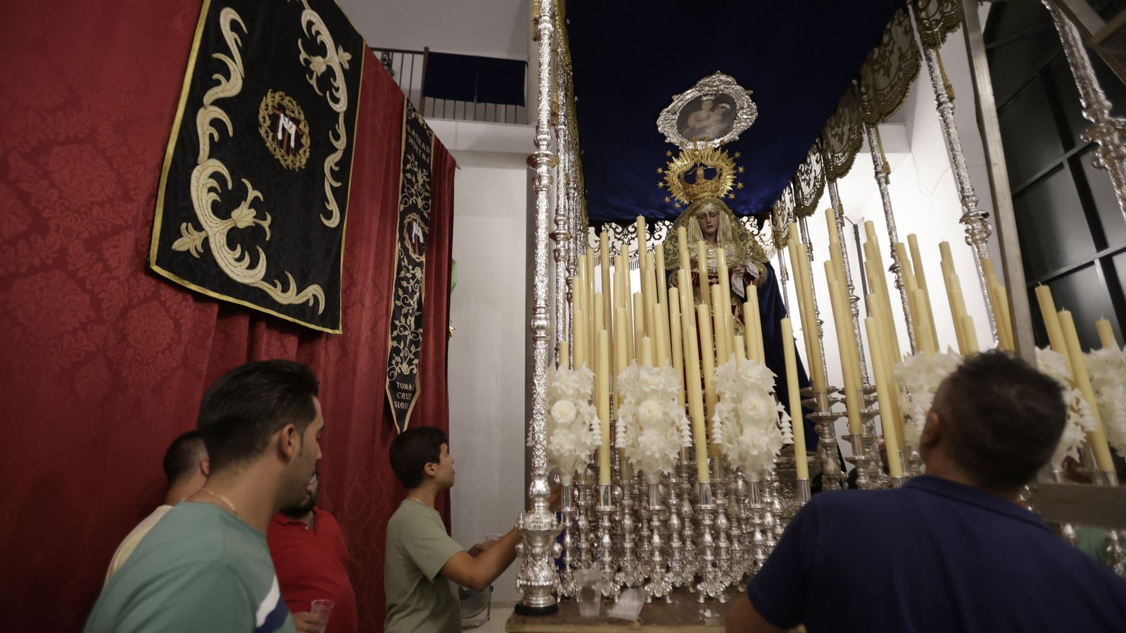 Preparativos en las iglesias de Algeciras para la Magna Mariana, en imágenes