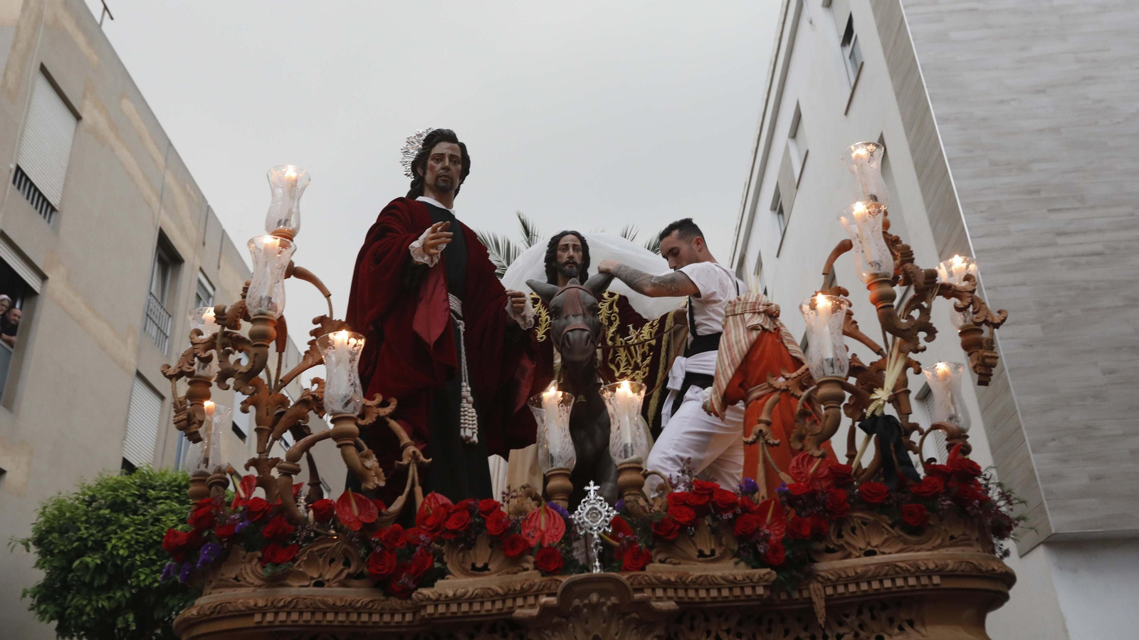 Fotos del Domingo de Ramos en La Línea: La Borriquita y Flagelación