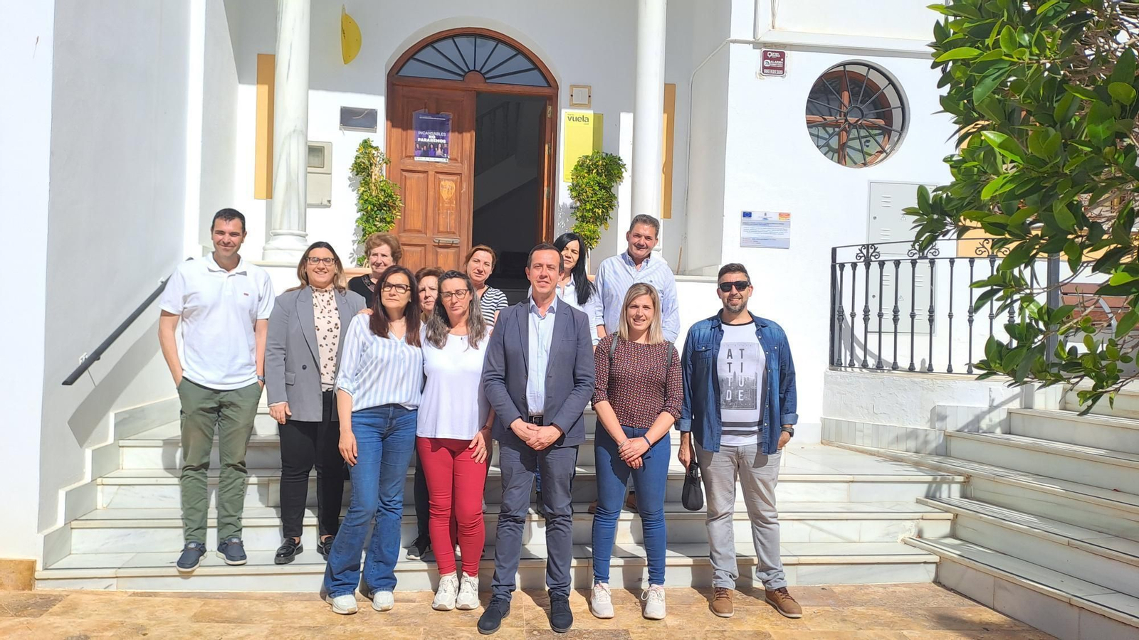 Foto de familia de la visita a Líjar.