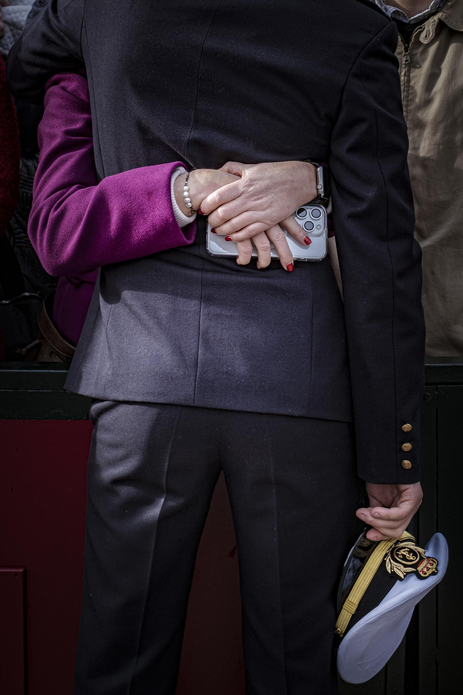 Salida del buque escuela J. S. de Elcano de los muelles de Cádiz para emprender su XCVI Crucero de Instrucción