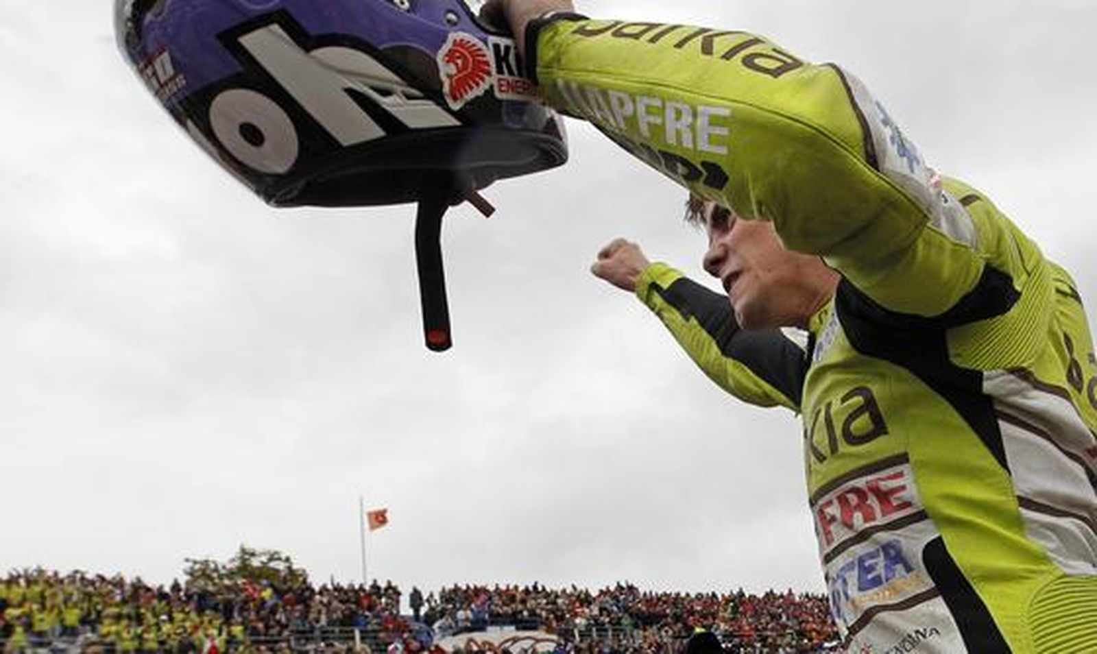 Terol, coronado en la última carrera de 125cc

Foto: EFE