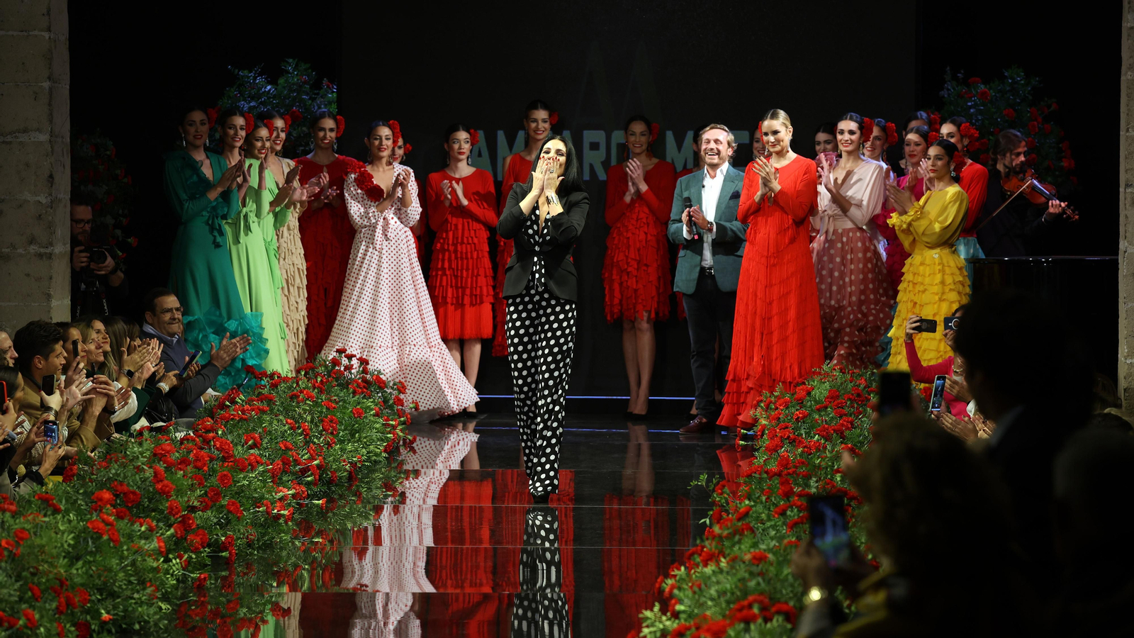 Desfile de Amparo Maciá en la Pasarela Flamenca Jerez Tio Pepe 2023