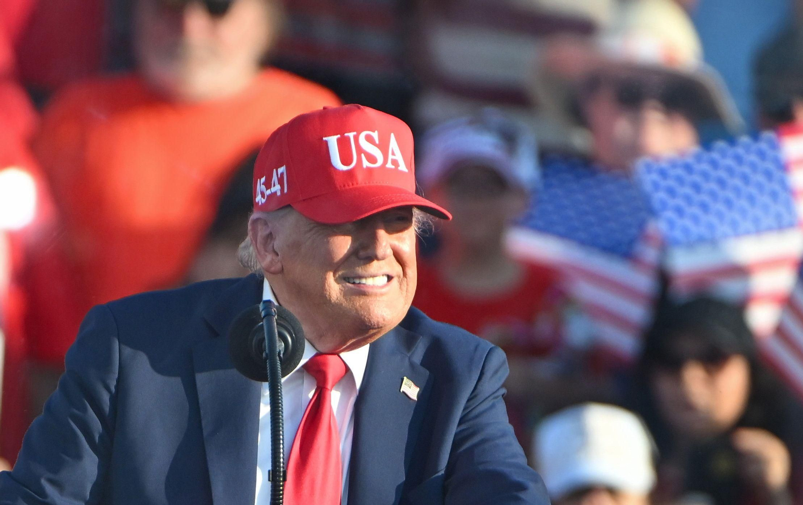 Trump ordena divulgar el testimonio del gran jurado que acusó formalmente a Epstein.