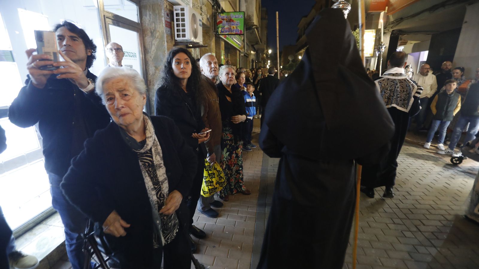 Fotos del Lunes Santo en La Línea: Cristo de la Esperanza y María Santísima de la Concepción (Silencio)