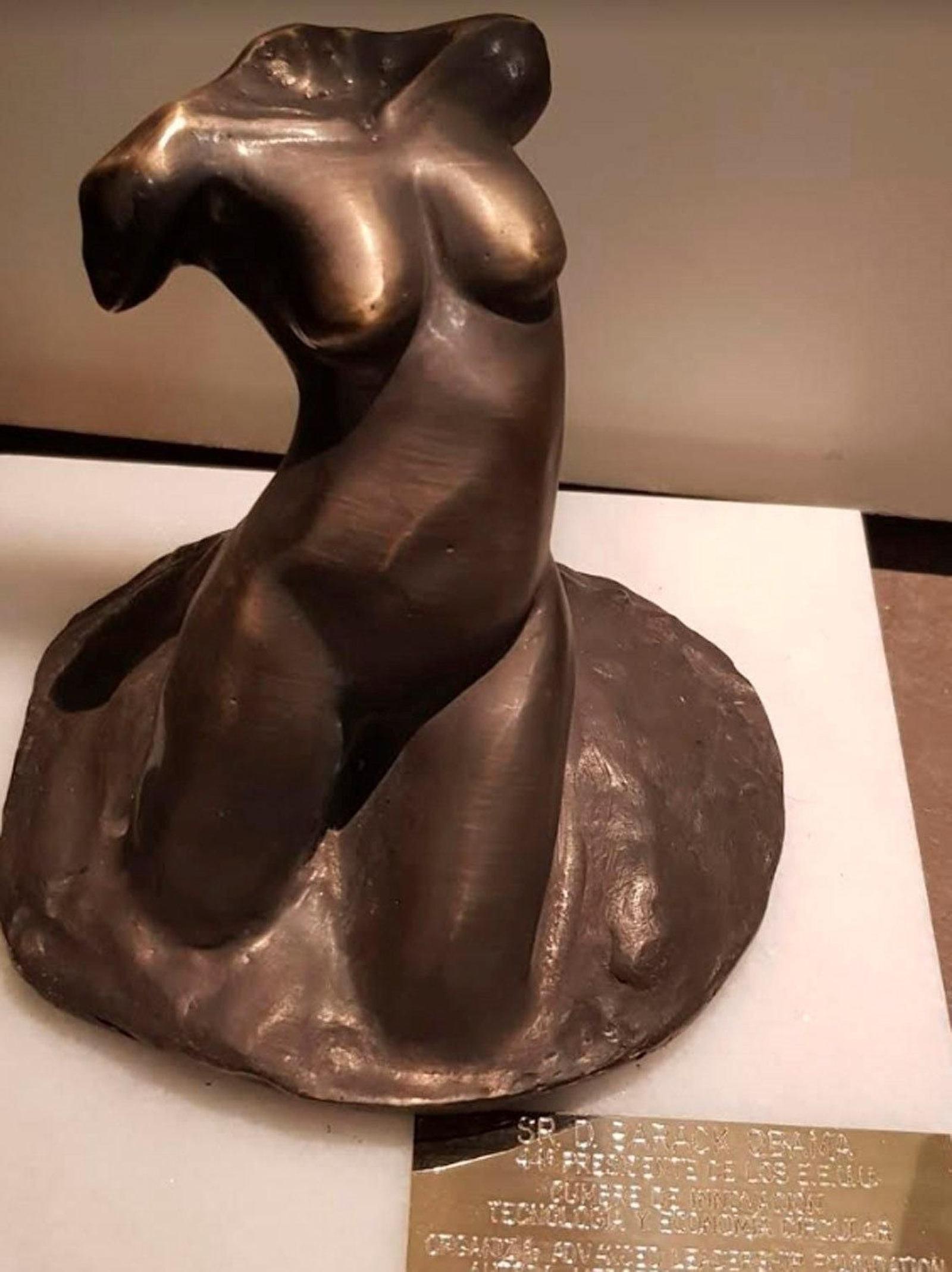 La escultura 'Minerva', creada por  la sevillana Mercedes Naranjo y que estará en la colección privada de los Obama.