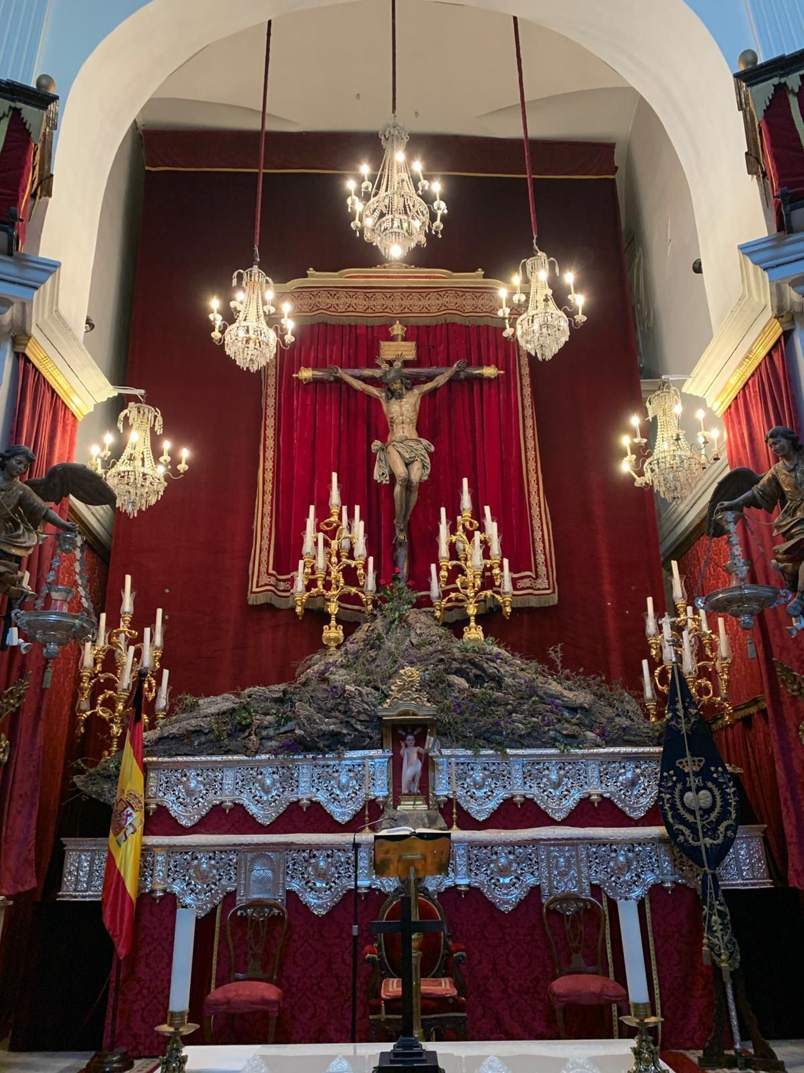 Altar de La Palma, ya sin la Virgen de las Penas Altar de La Palma, ya sin la Virgen de las Penas