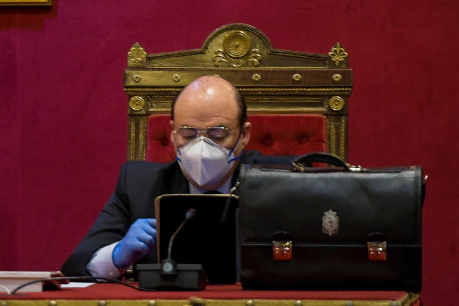 Las imágenes del primer Pleno del Ayuntamiento de Granada sobre el coronavirus