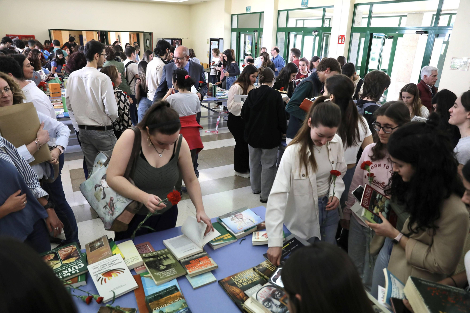 La Universidad de Córdoba celebra el Día del Libro, en imágenes