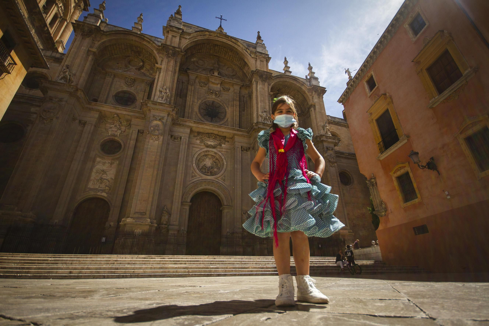 El paseo del día, también puede ser vestido de flamenca