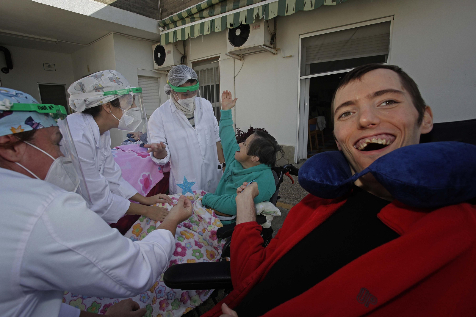 Un usuario de Asansull sonríe durante una actividad