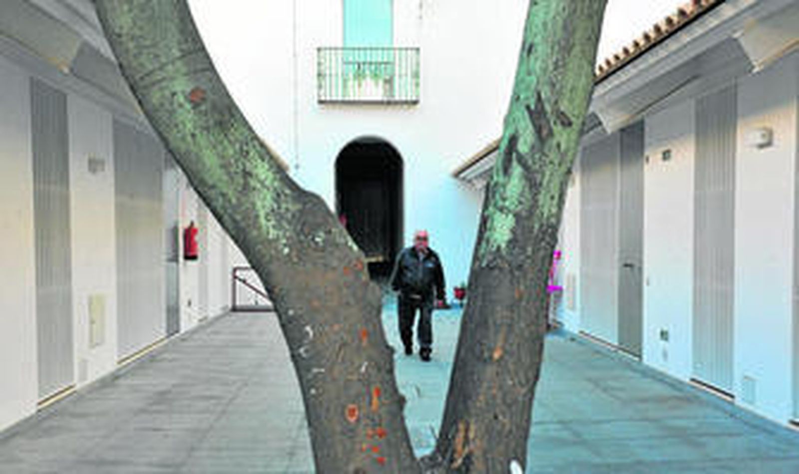 El interior del corral de la Encarnación, en Triana, rehabilitado para acoger a familias en emergencia social, mayores en apuros o desahucios.