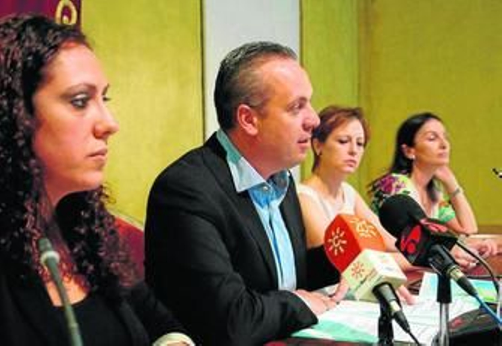 Marchena, Ruiz Boix, Marina Gutiérrez e Inmaculada Santiago, ayer en San Roque.