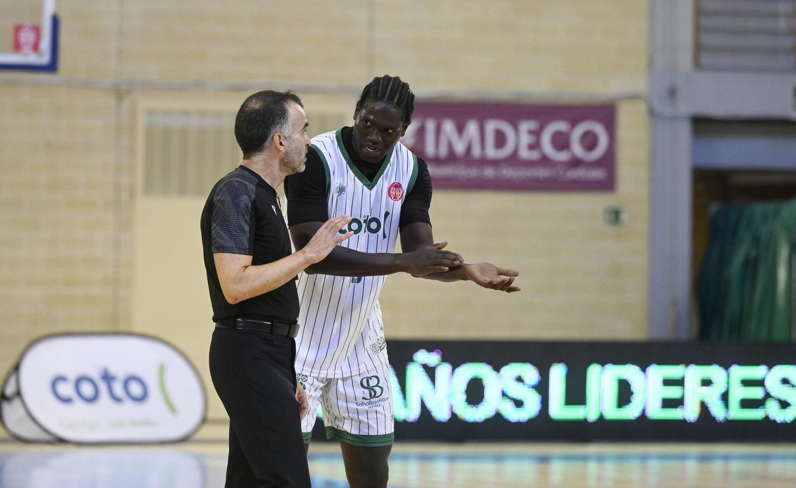 Las mejores fotos del Coto Córdoba - Caja 87 de la Copa de España en Vista Alegre