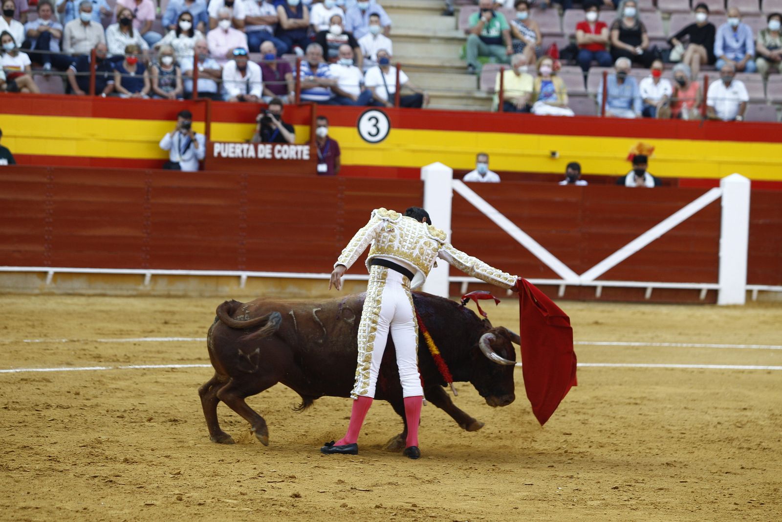 Fotogalería corrida de toros. Cayetano Rivera, Paco Ureña y Roca Rey. Roquetas de Mar.