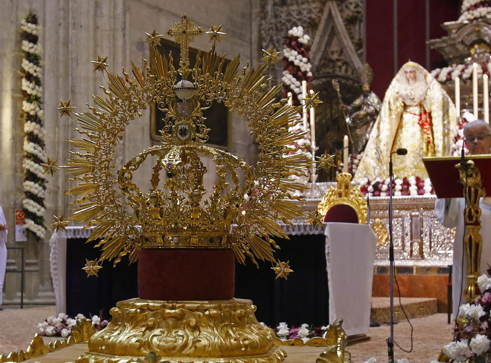 La coronación y el regreso de la Virgen de la Salud, en imágenes