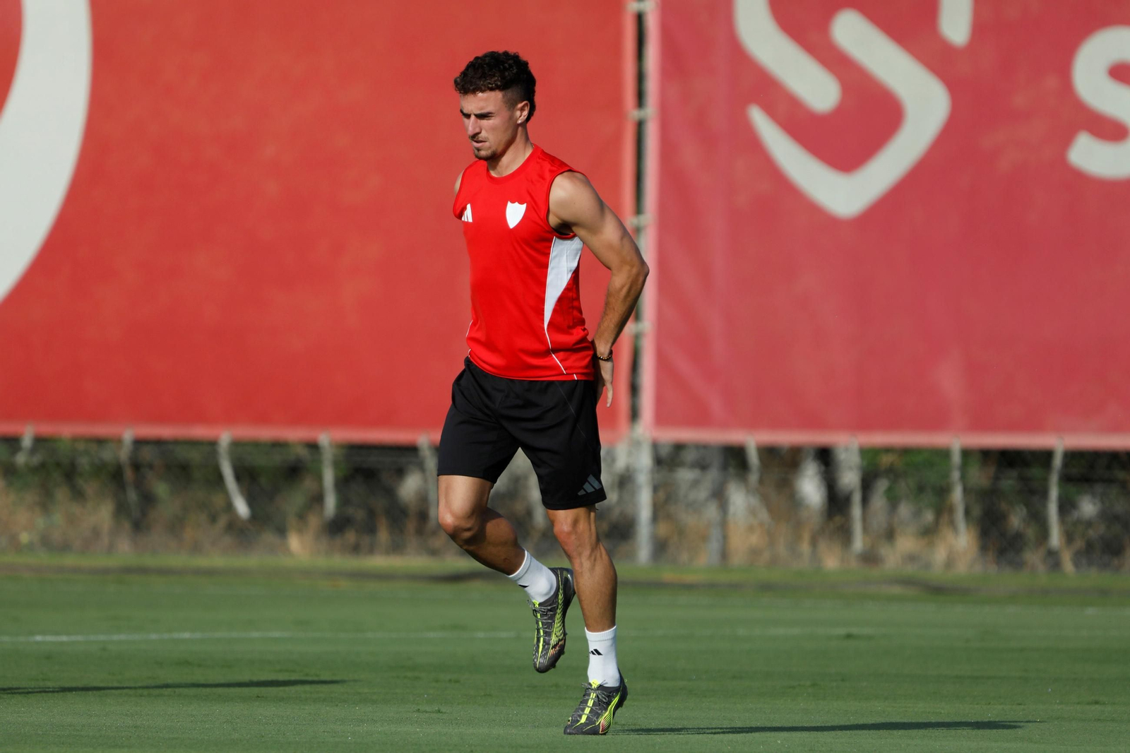Las fotos del primer entrenamiento del Sevilla FC de la temporada 2025/2026