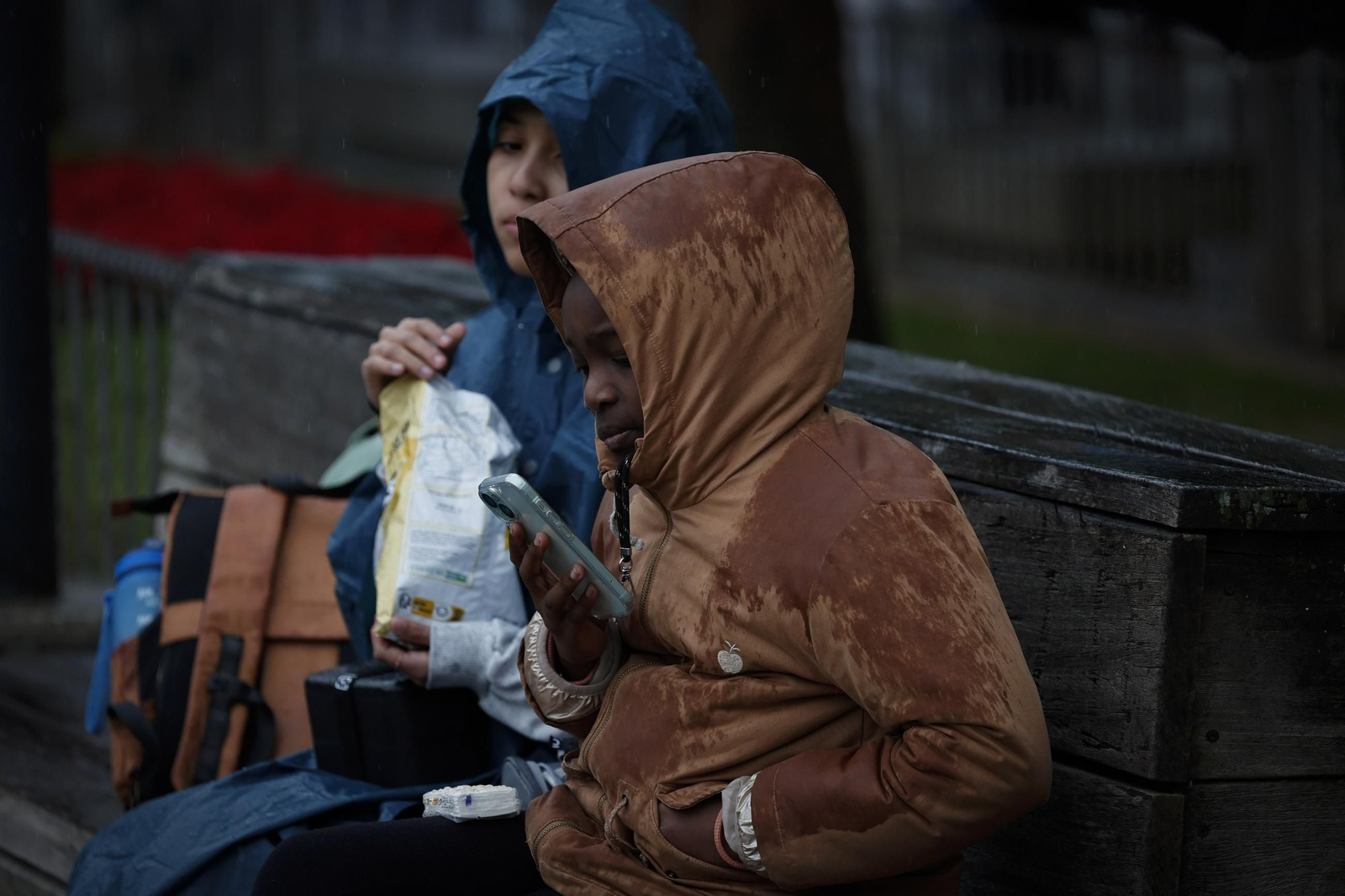 Otro día de frío y lluvia en Sevilla