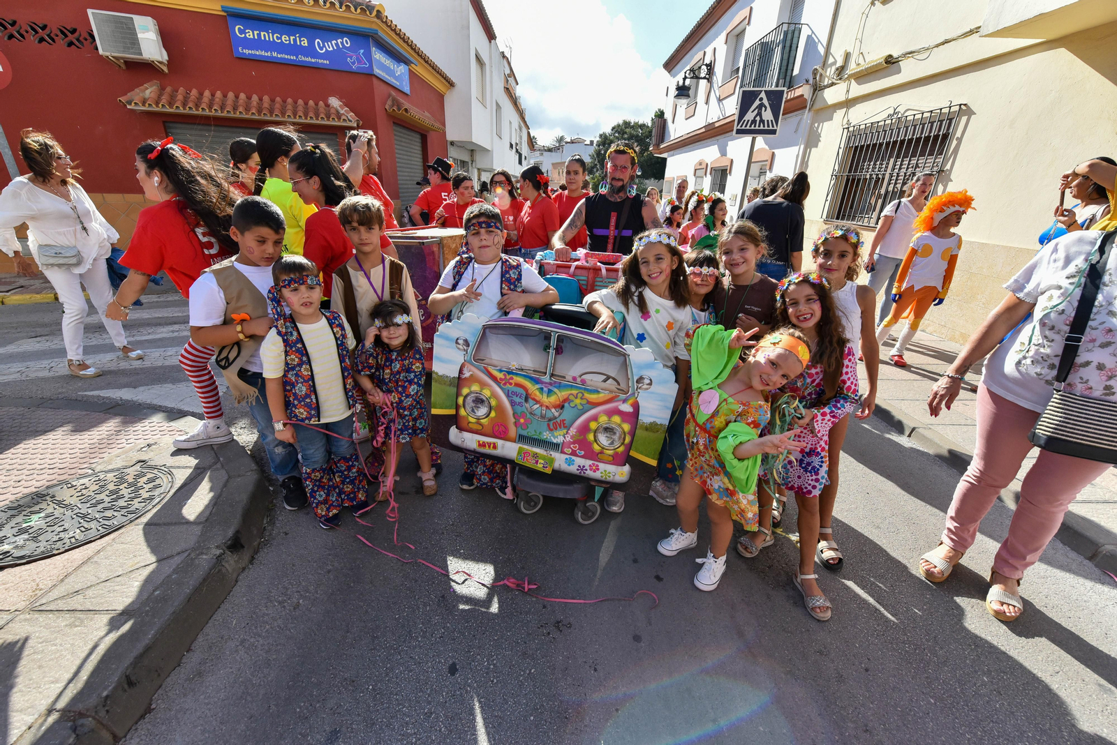 Búscate en las fotos de la cabalgata del Día del Niño en Los Barrios